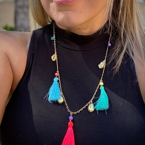 🎉🛍 Sold! HP Gold Cowrie shell Tassel Necklace - Picture 9 of 9